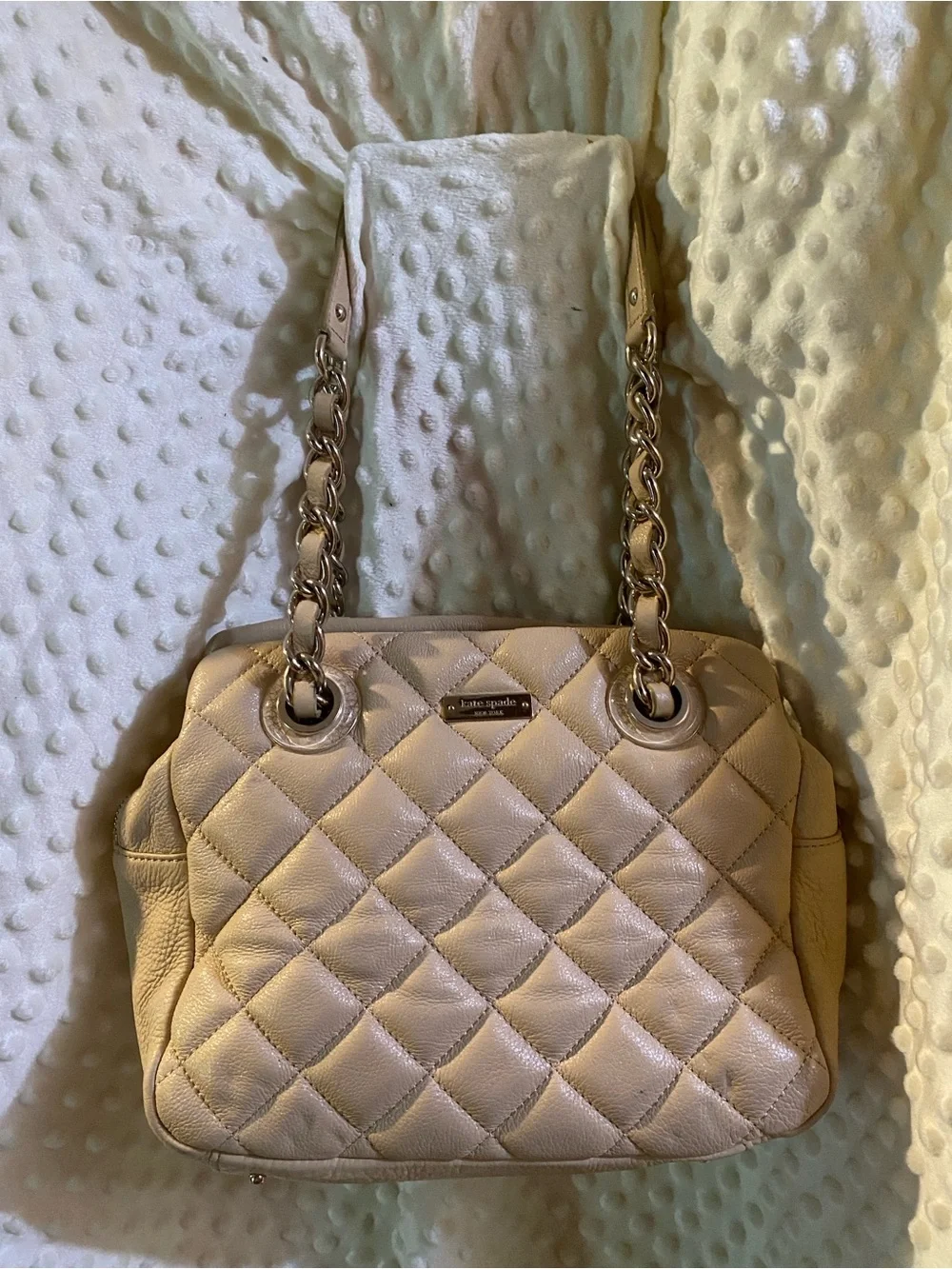 kate spade Quilted Leather Shoulder Bag in Cashew w/ Chain Straps & storage bag.
